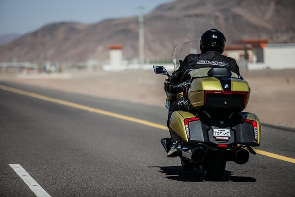 Quels sont les avantages des véhicules connectés pour la sécurité routière ?